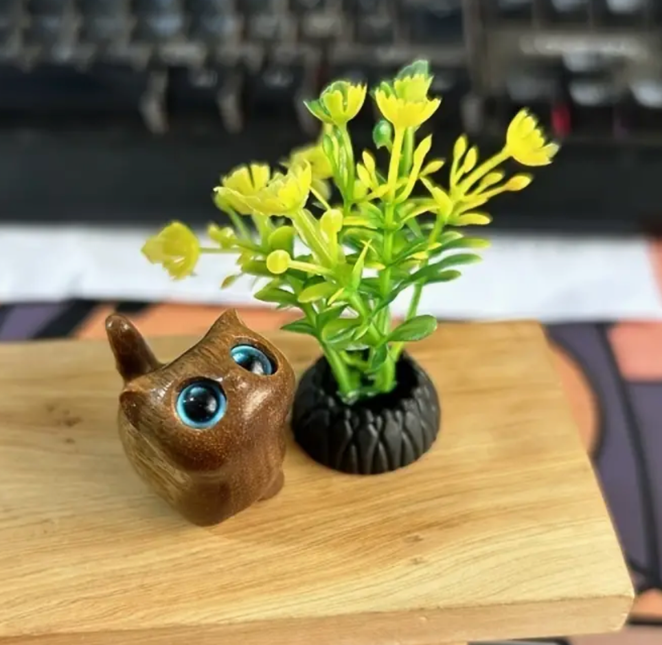 Hand Crafted Wooden Big Eye Cat