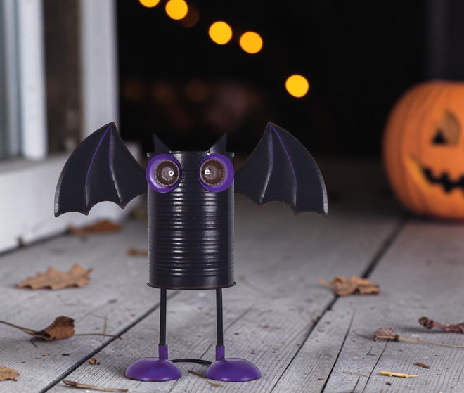 Peepers Bat-Can Porch Greeter